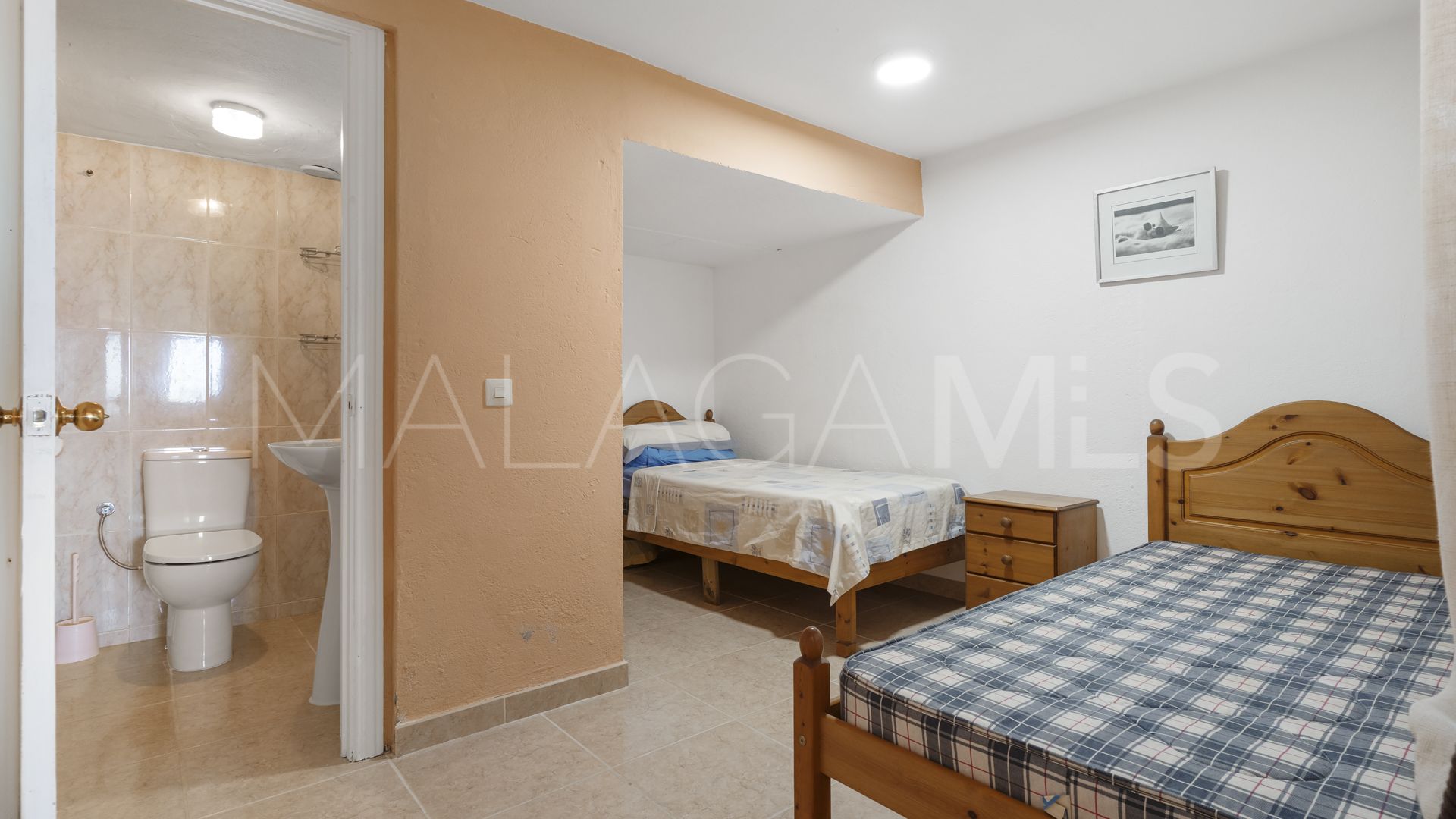 Se vende adosado in Calahonda Playa with 5 bedrooms