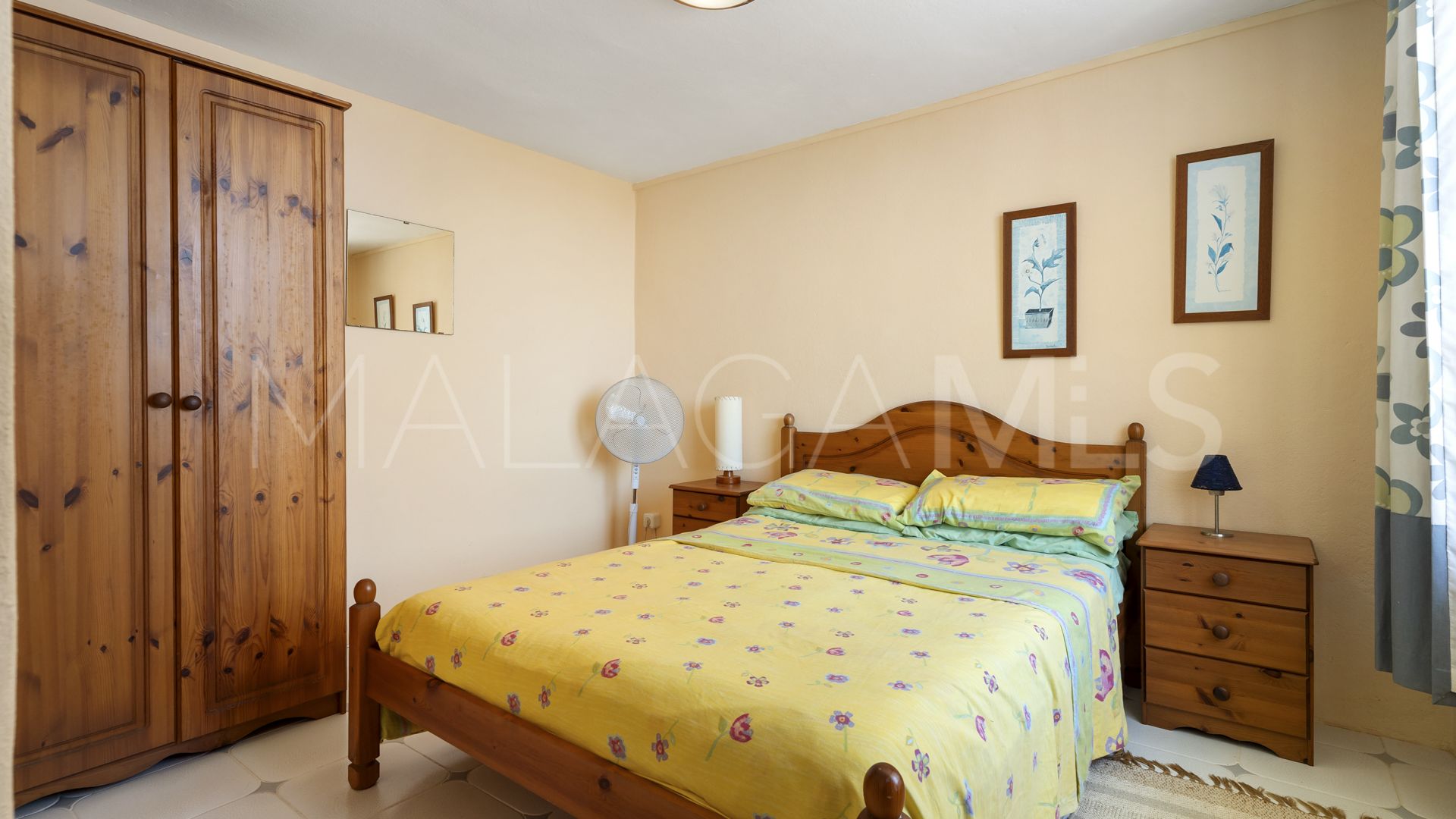 Se vende adosado in Calahonda Playa with 5 bedrooms