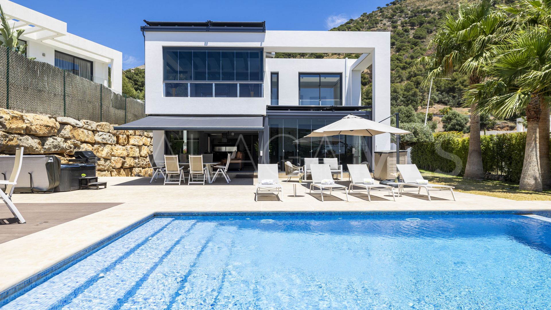 Villa for sale in Mijas