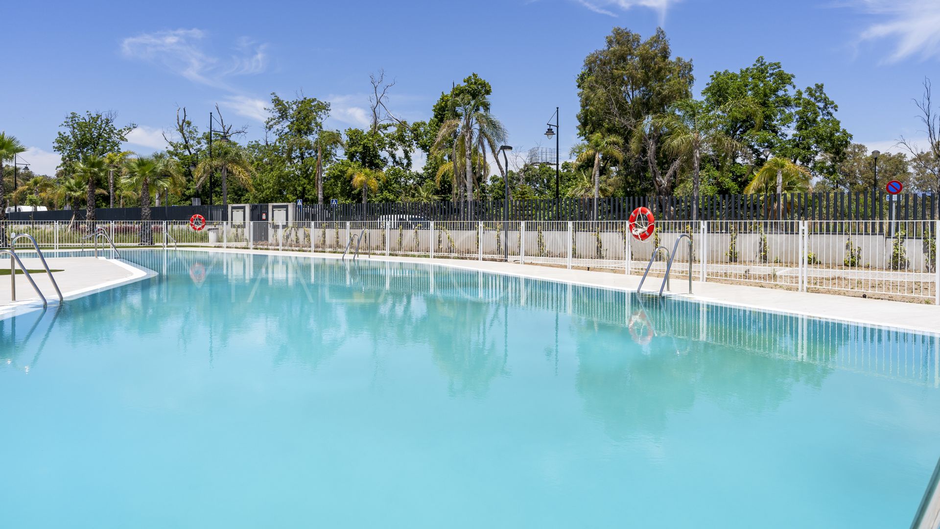 For sale 2 bedrooms penthouse in Torremolinos