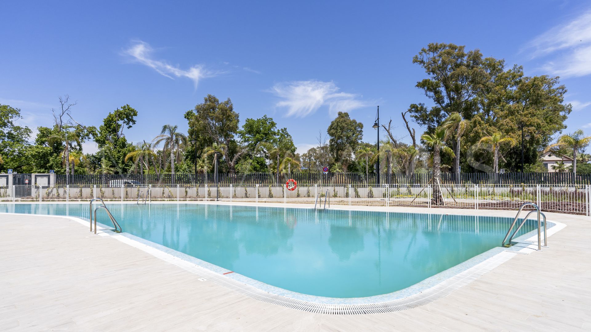 For sale 2 bedrooms penthouse in Torremolinos