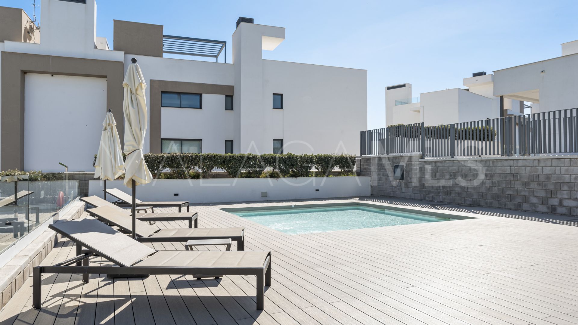 Se vende apartamento planta baja de 3 bedrooms in Estepona Ciudad