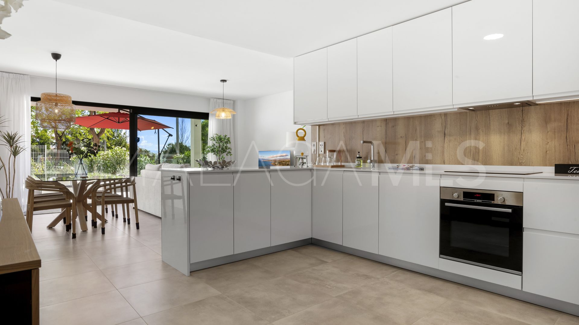 Se vende apartamento planta baja de 3 bedrooms in Estepona Ciudad