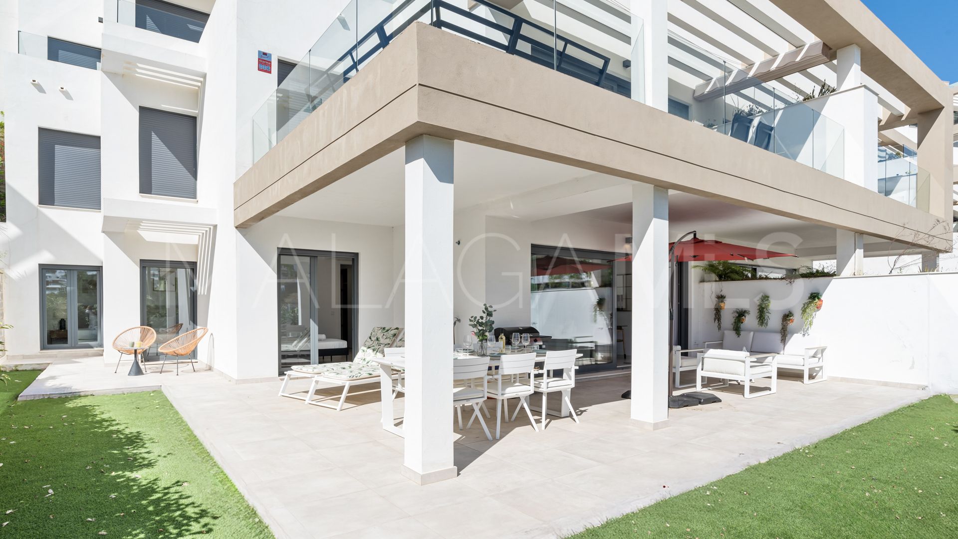 Se vende apartamento planta baja de 3 bedrooms in Estepona Ciudad