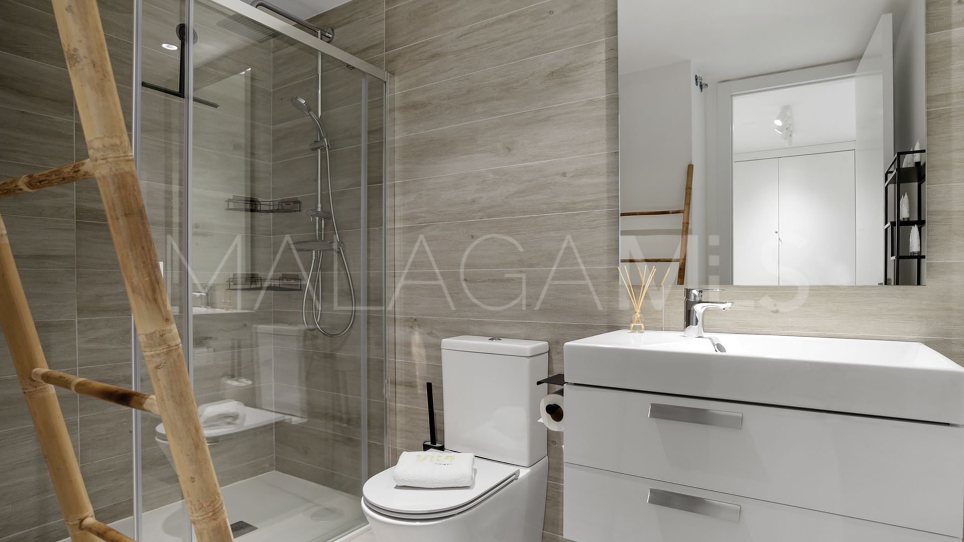 Se vende apartamento planta baja de 3 bedrooms in Estepona Ciudad