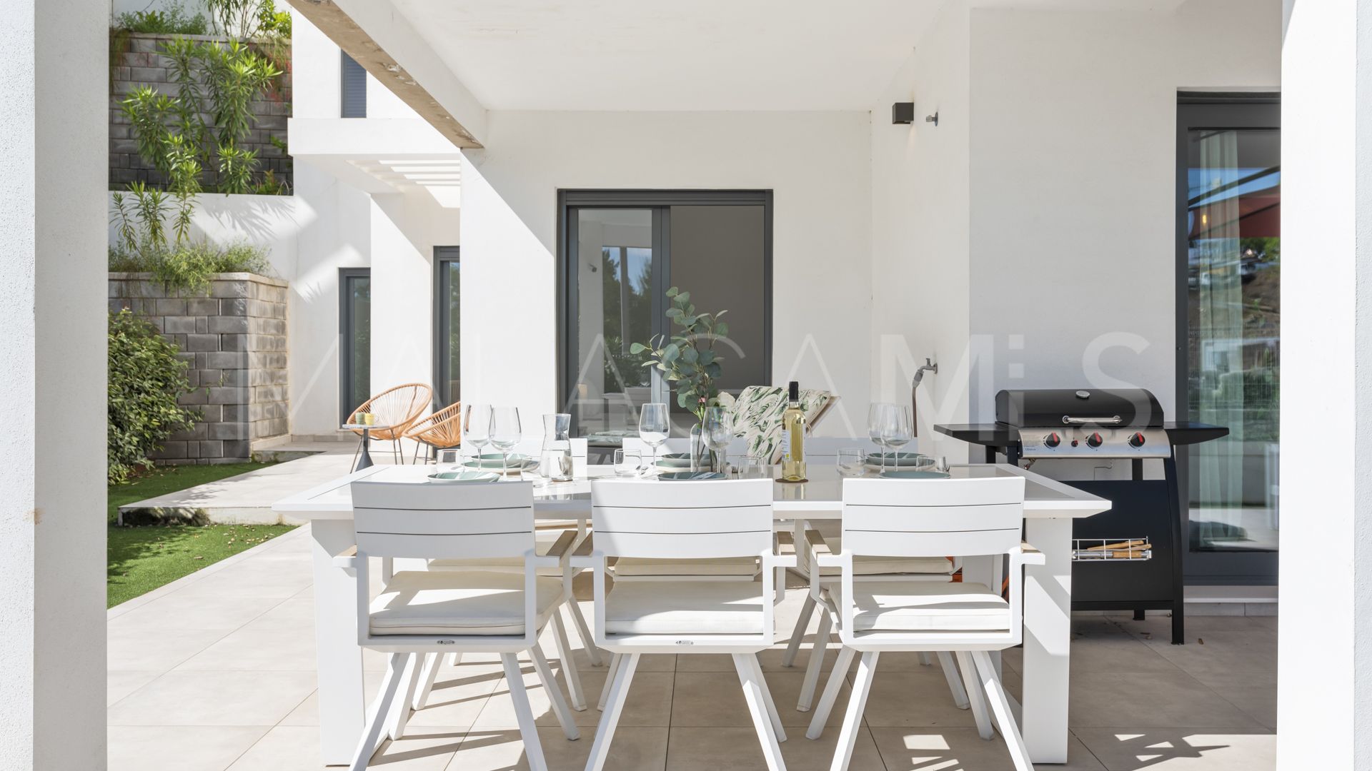 Se vende apartamento planta baja de 3 bedrooms in Estepona Ciudad