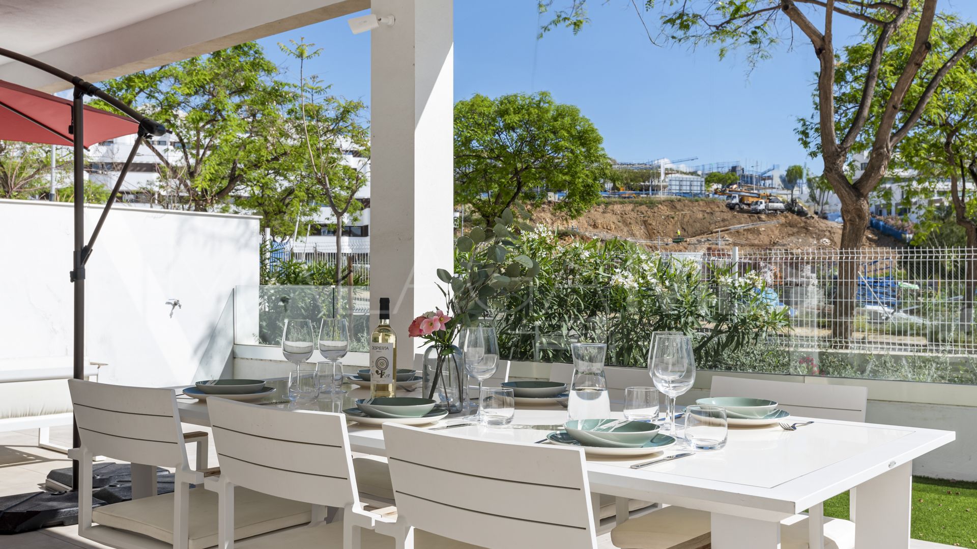 Se vende apartamento planta baja de 3 bedrooms in Estepona Ciudad