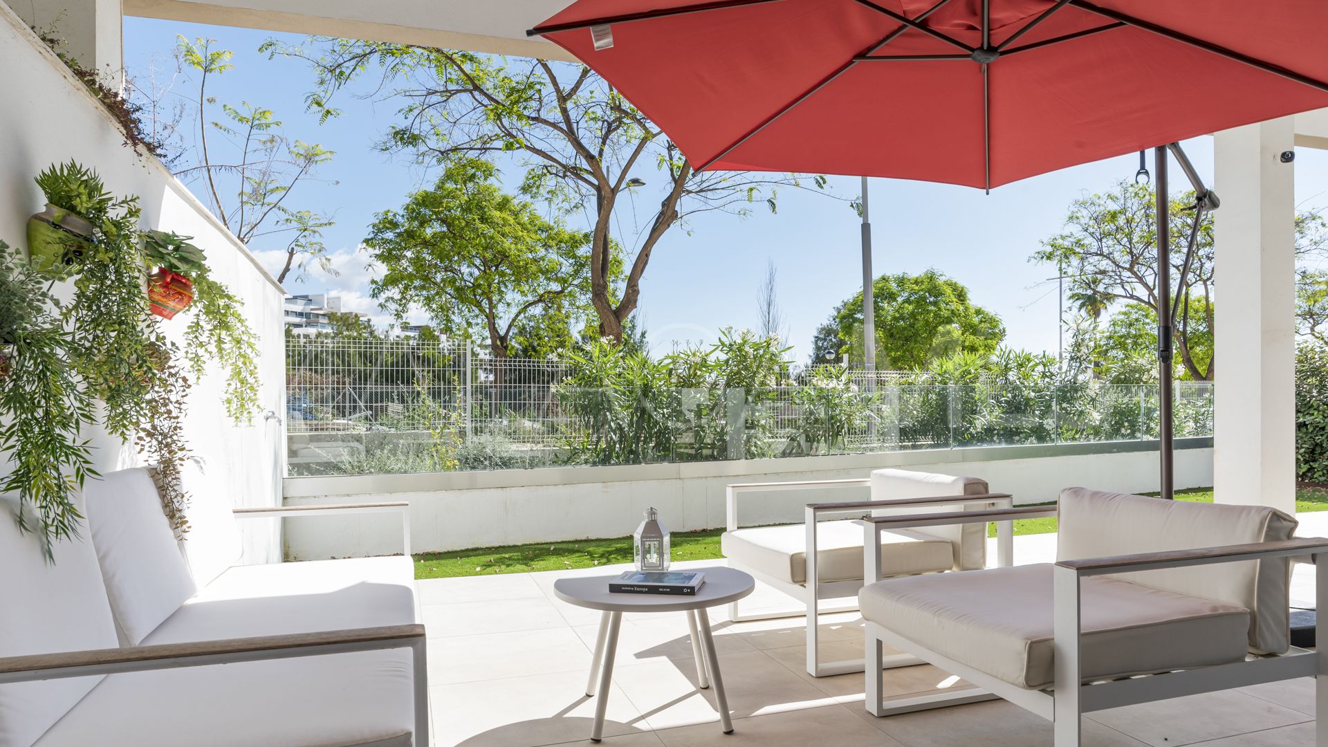 Se vende apartamento planta baja de 3 bedrooms in Estepona Ciudad