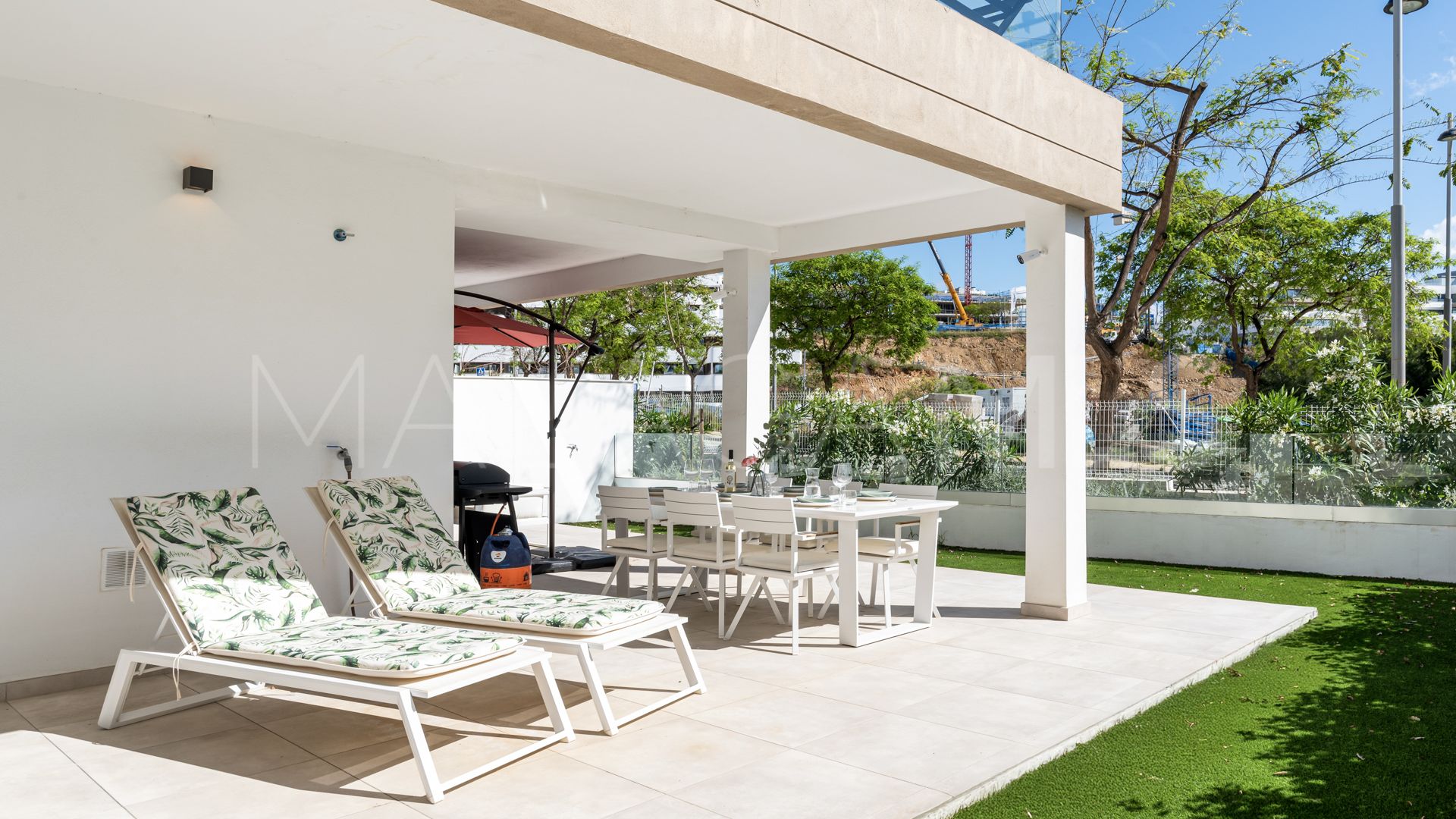 Se vende apartamento planta baja de 3 bedrooms in Estepona Ciudad