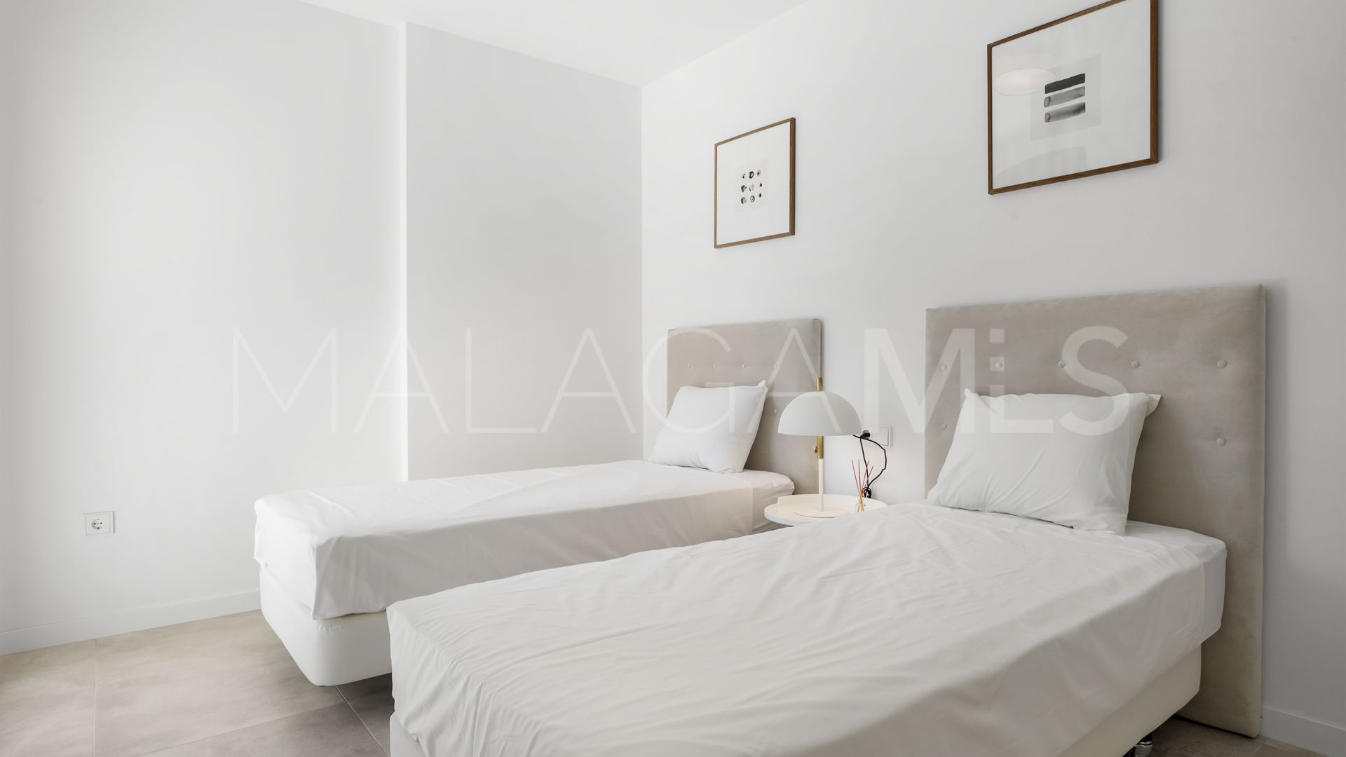 Se vende apartamento planta baja de 3 bedrooms in Estepona Ciudad