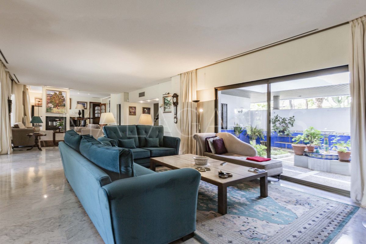 Guadalmina Baja, villa with 9 bedrooms a la venta