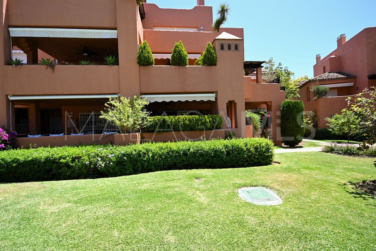 Guadalmina Baja, apartamento planta baja de 4 bedrooms a la venta