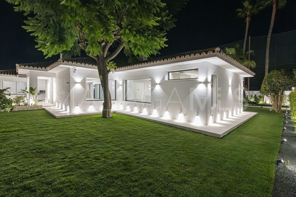 Villa for sale in Guadalmina Alta