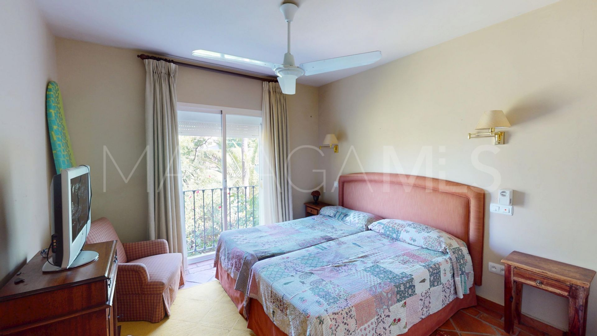 Apartment for sale in Guadalmina Alta with 4 bedrooms