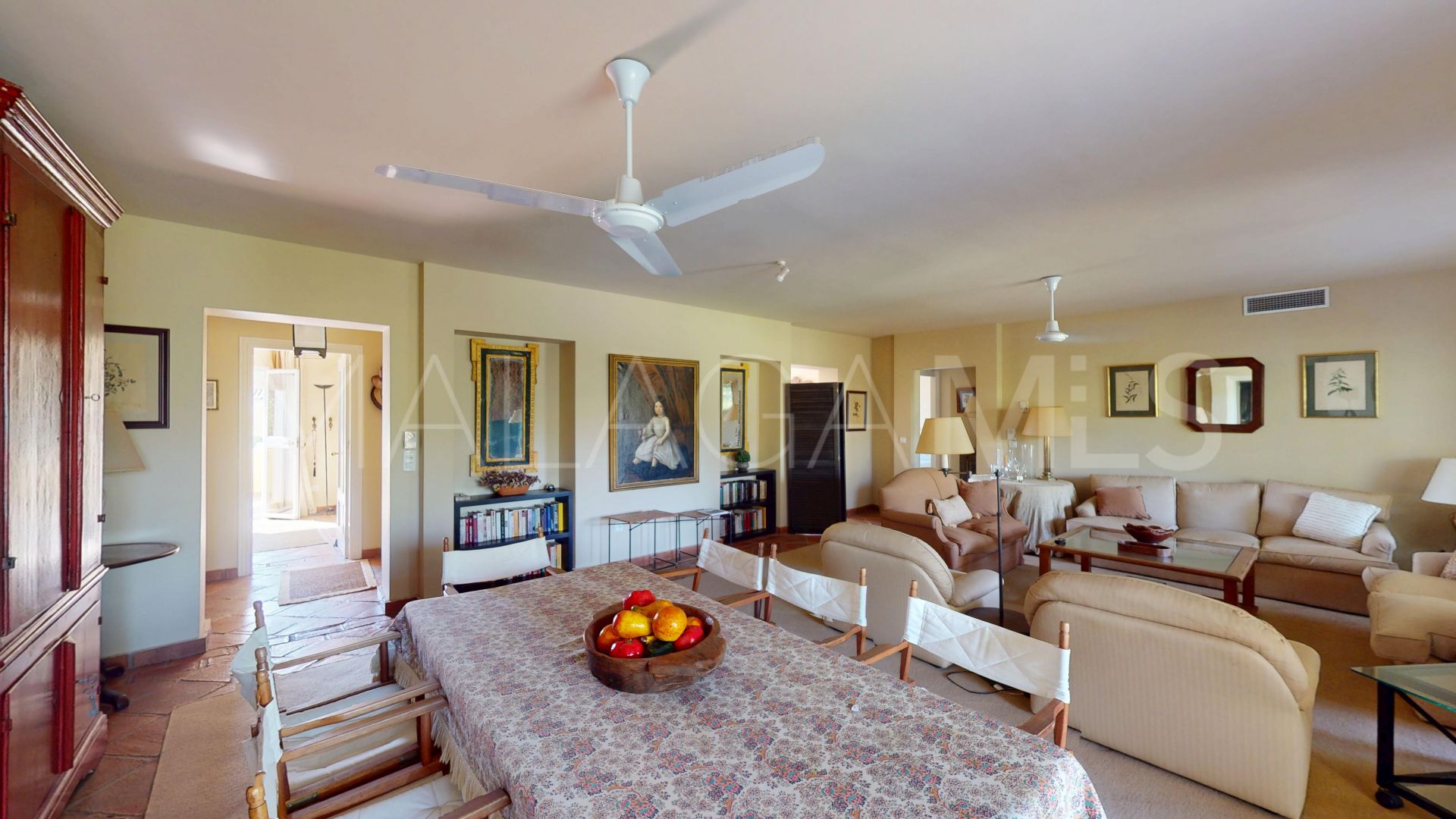 Apartment for sale in Guadalmina Alta with 4 bedrooms