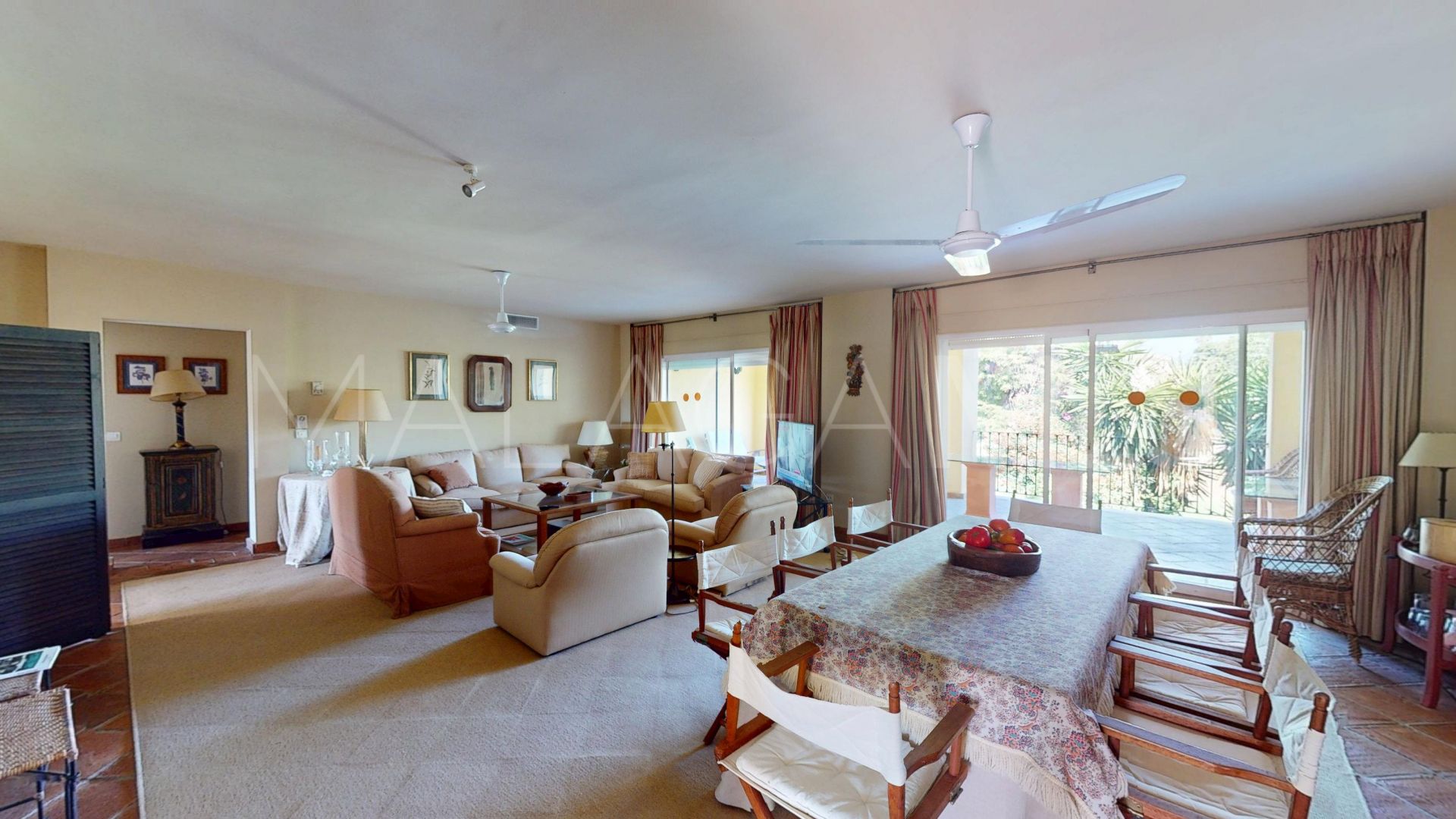 Apartment for sale in Guadalmina Alta with 4 bedrooms