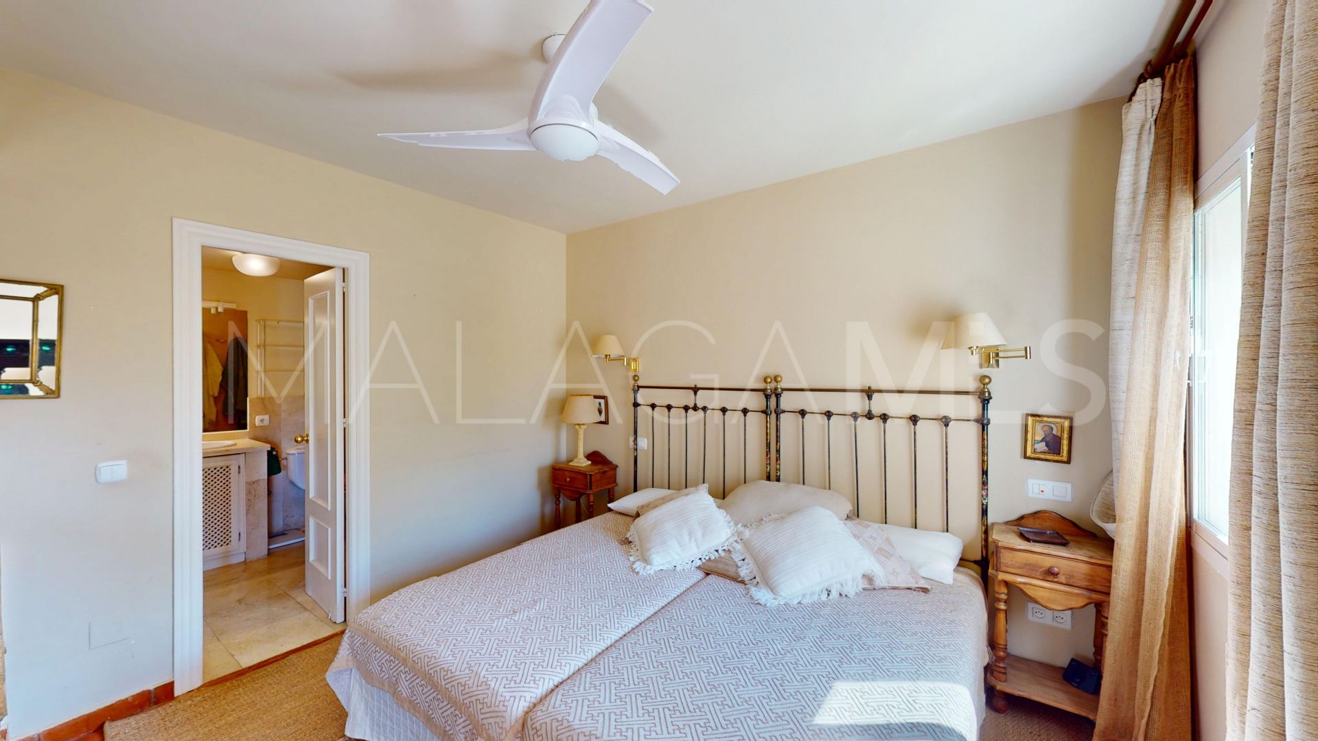 Apartment for sale in Guadalmina Alta with 4 bedrooms