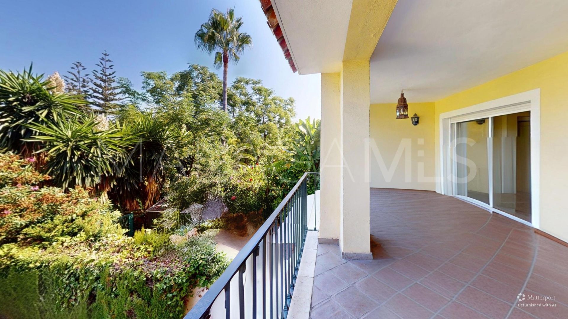 Apartment for sale in Guadalmina Alta with 4 bedrooms