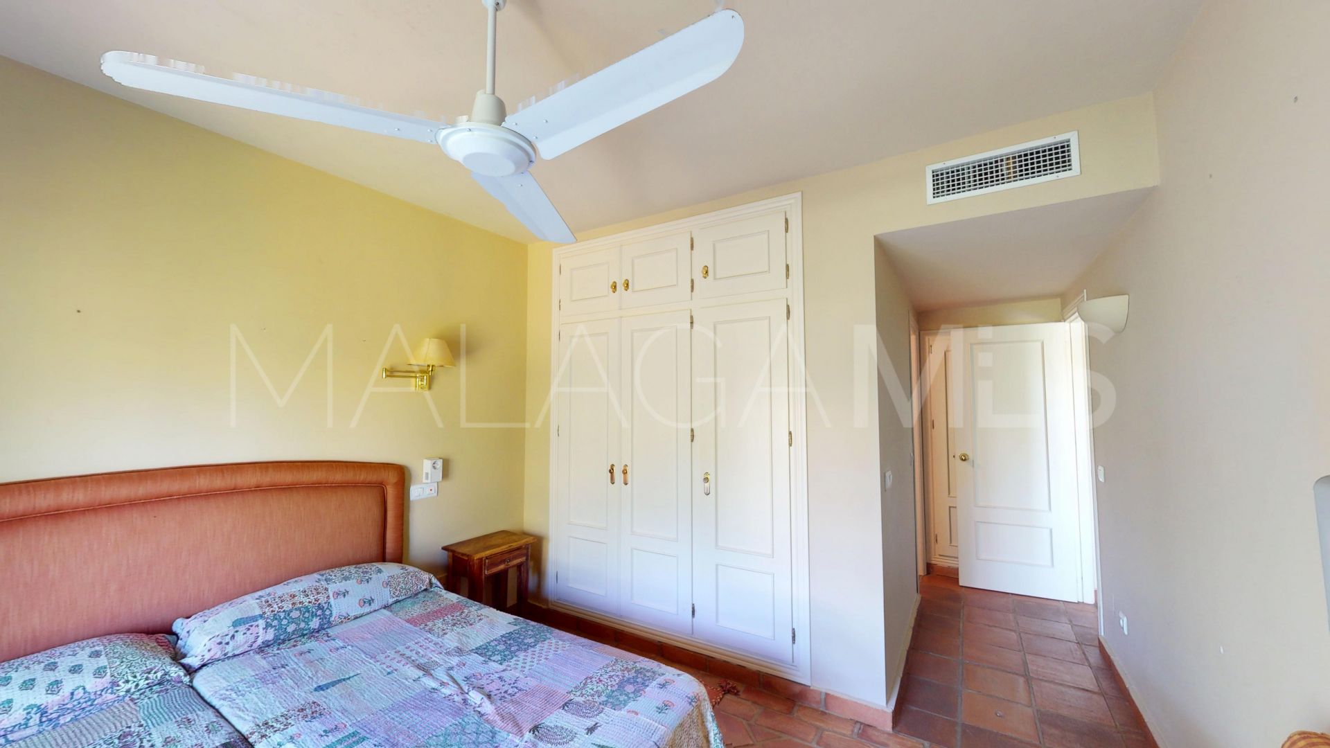 Apartment for sale in Guadalmina Alta with 4 bedrooms