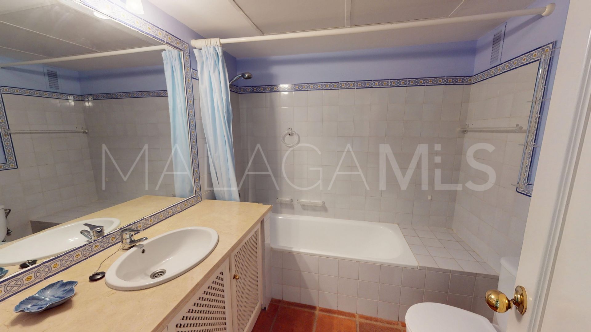 Apartment for sale in Guadalmina Alta with 4 bedrooms