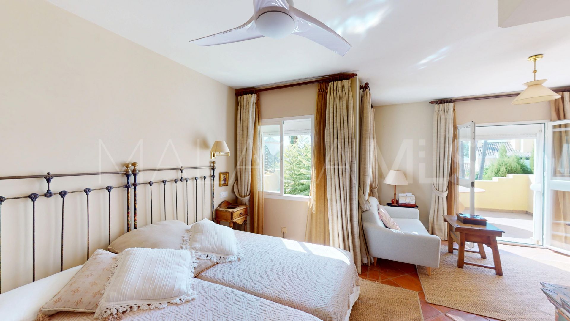 Apartment for sale in Guadalmina Alta with 4 bedrooms