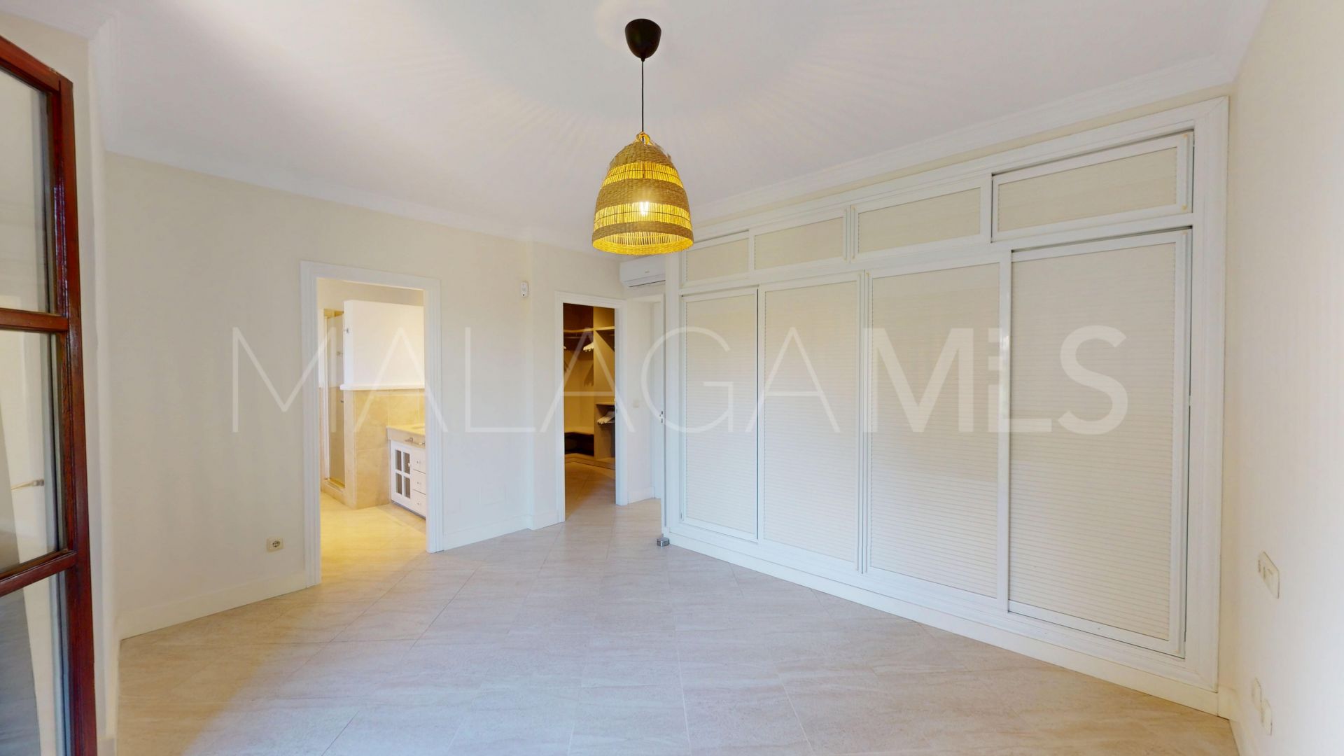Maison de ville for sale in Isla de Guadalmina