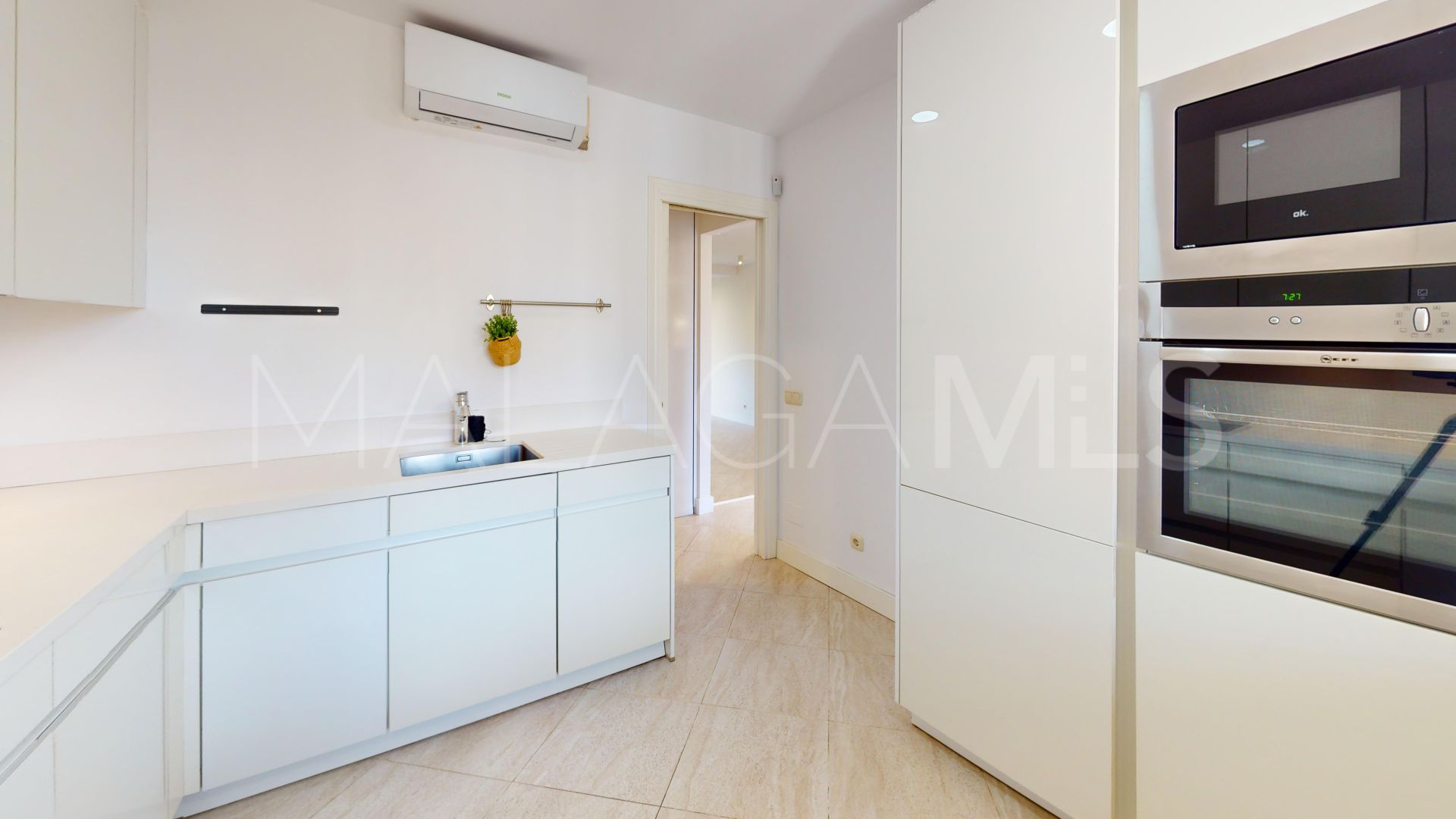 Maison de ville for sale in Isla de Guadalmina