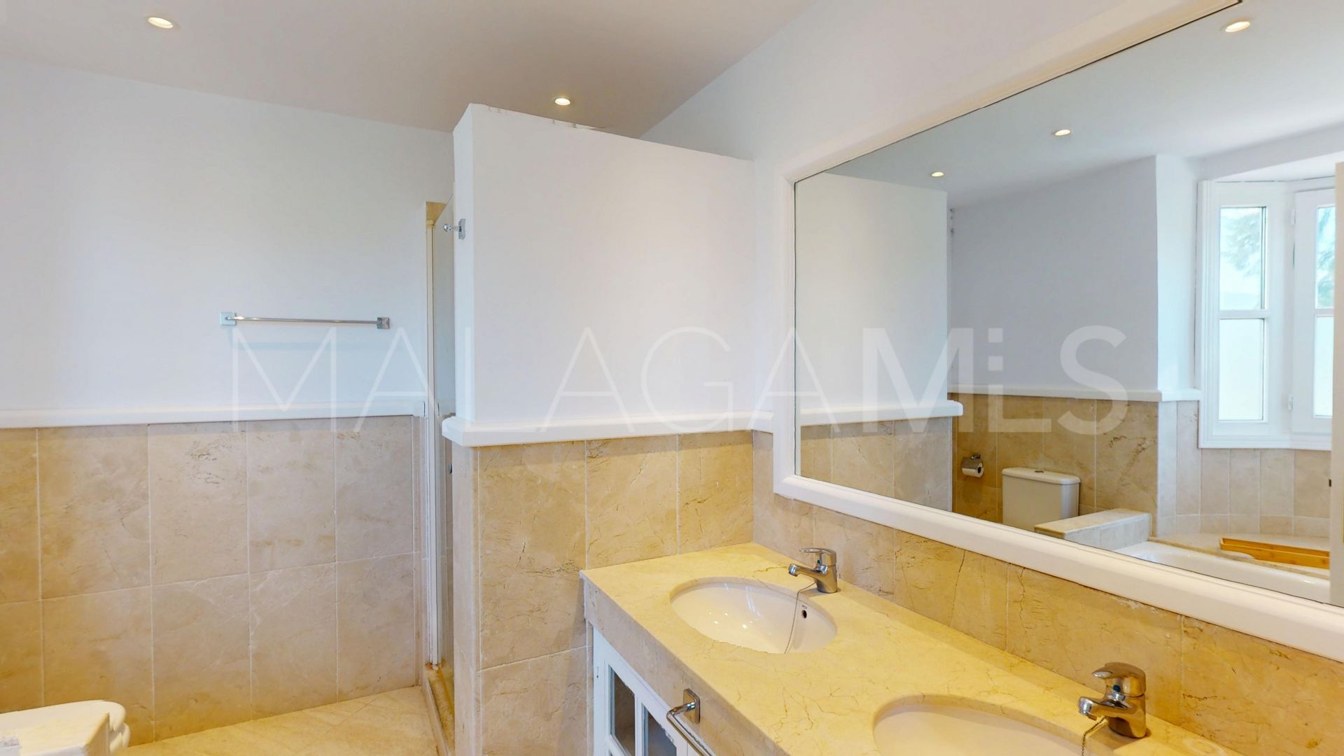 Maison de ville for sale in Isla de Guadalmina