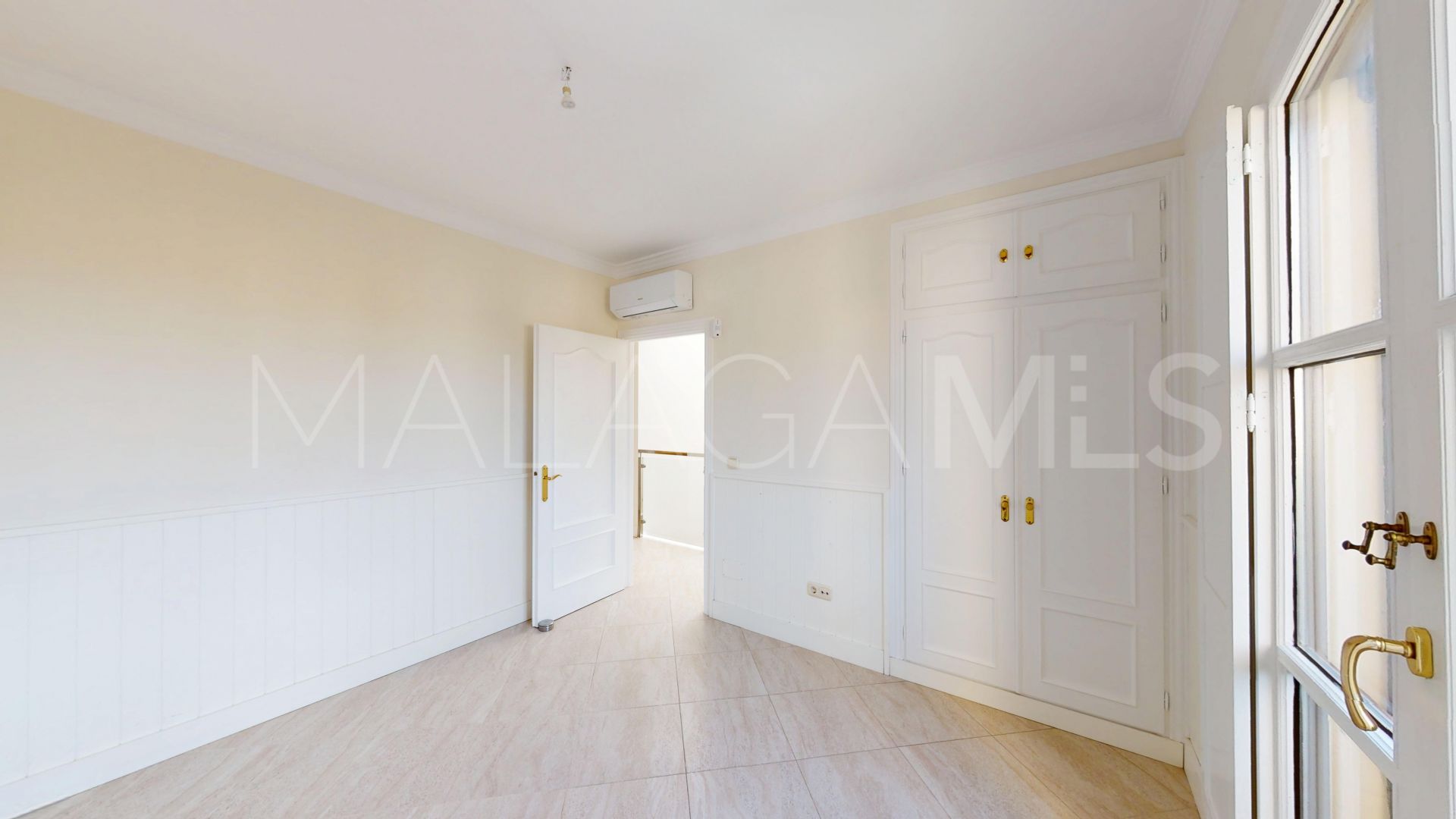 Maison de ville for sale in Isla de Guadalmina
