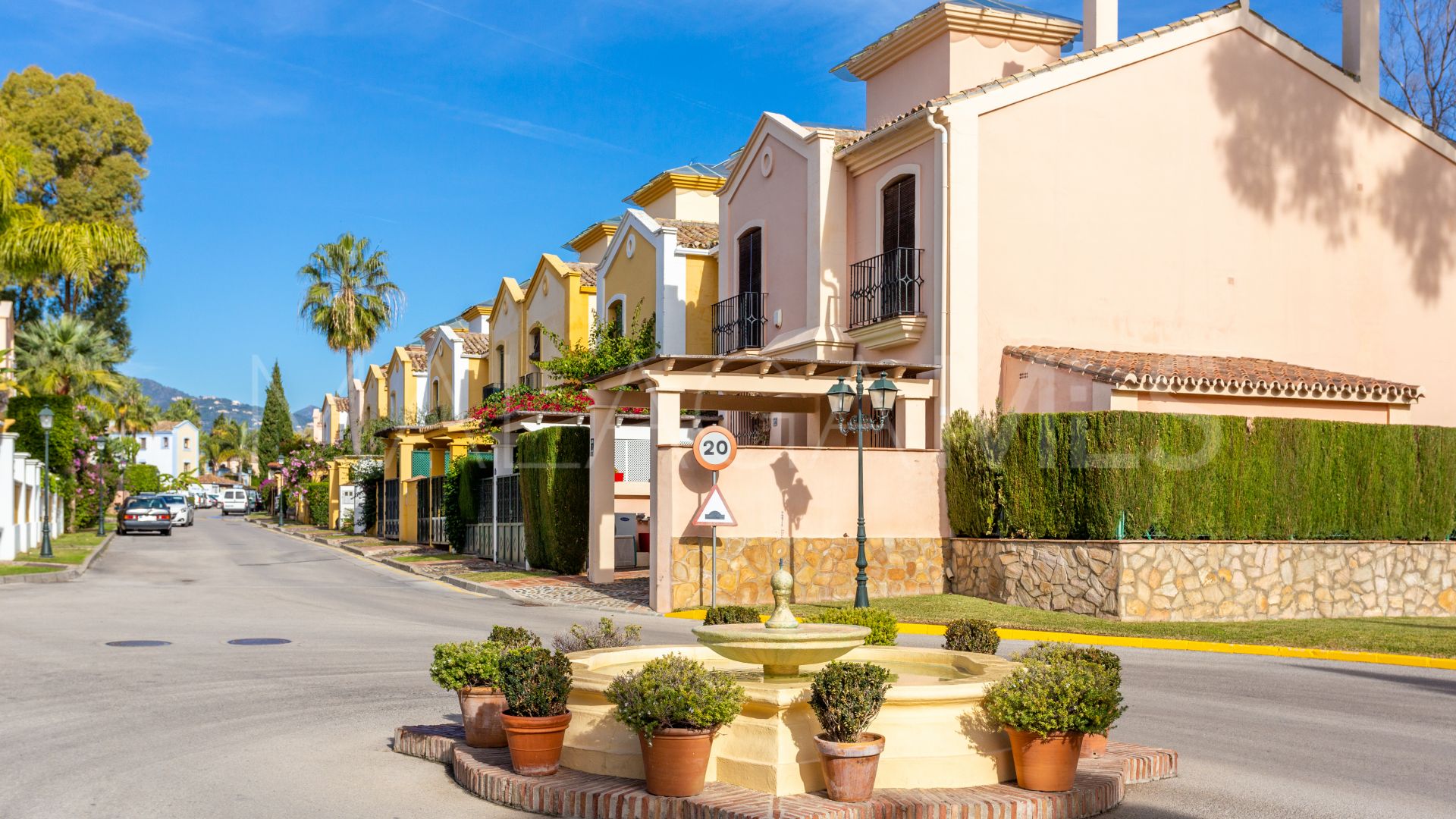 Maison de ville for sale in Isla de Guadalmina