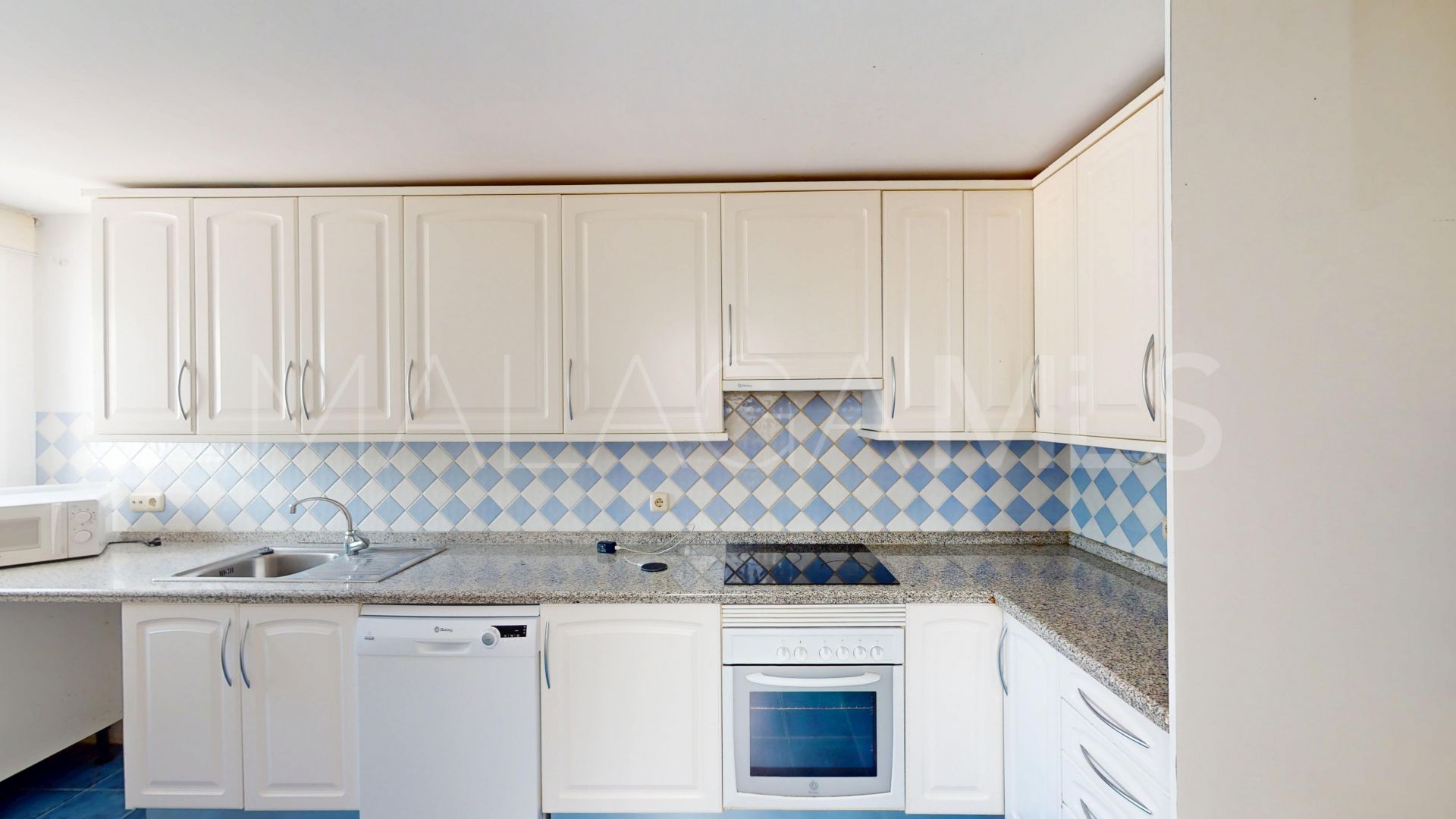 Adosado for sale in Guadalmina Alta de 4 bedrooms