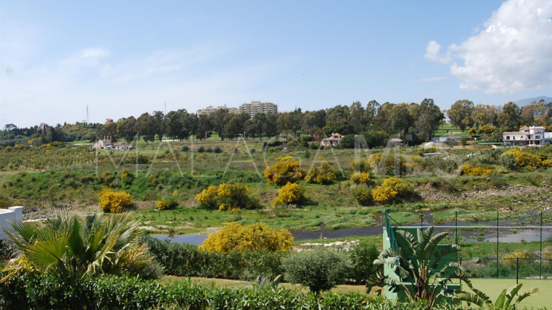 Adosado for sale in Guadalmina Alta de 4 bedrooms