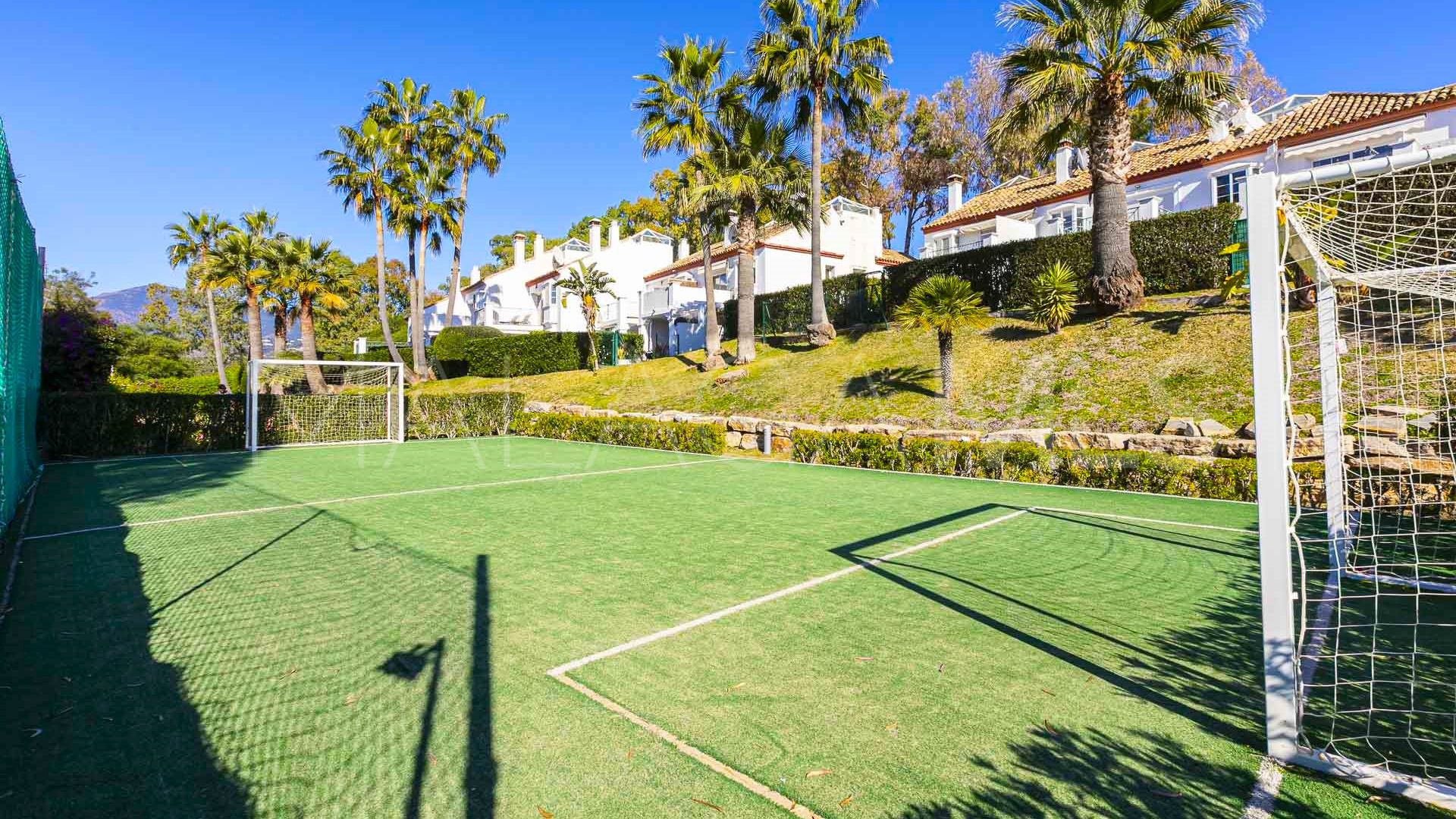 Adosado for sale in Guadalmina Alta de 4 bedrooms