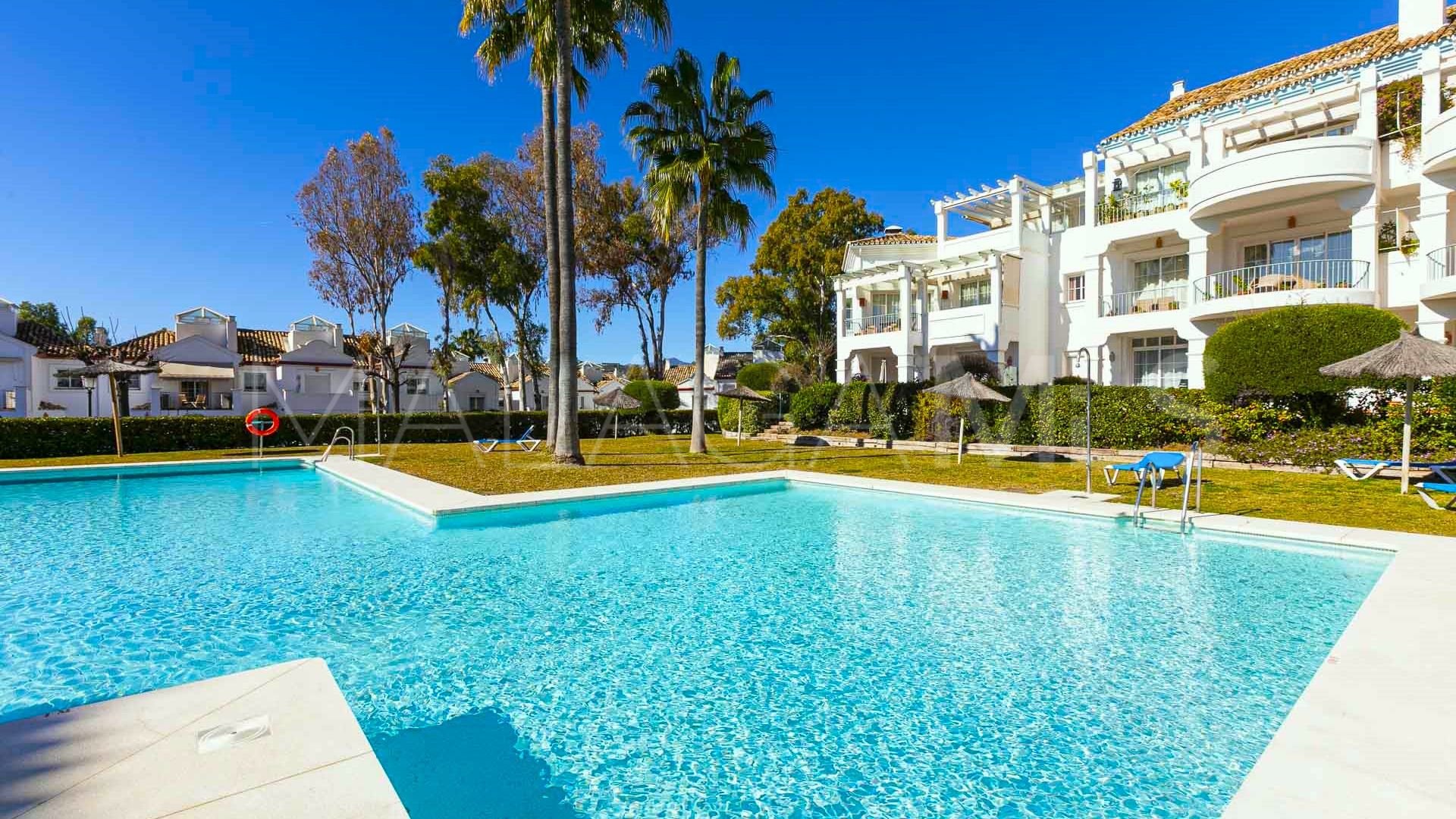 Adosado for sale in Guadalmina Alta de 4 bedrooms