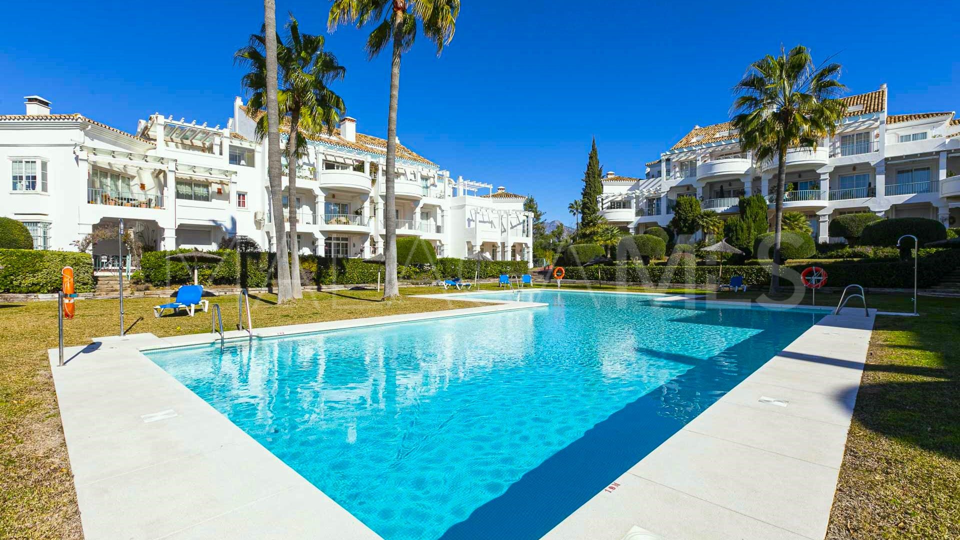 Adosado for sale in Guadalmina Alta de 4 bedrooms