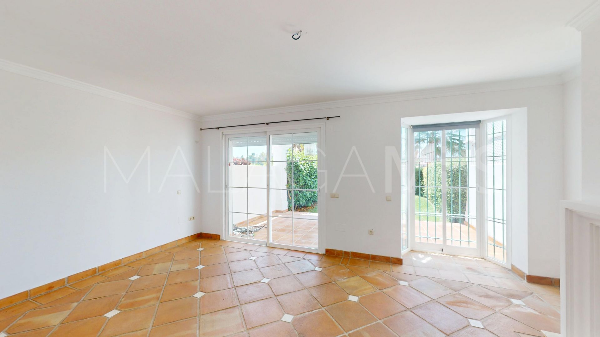 Adosado for sale in Guadalmina Alta de 4 bedrooms