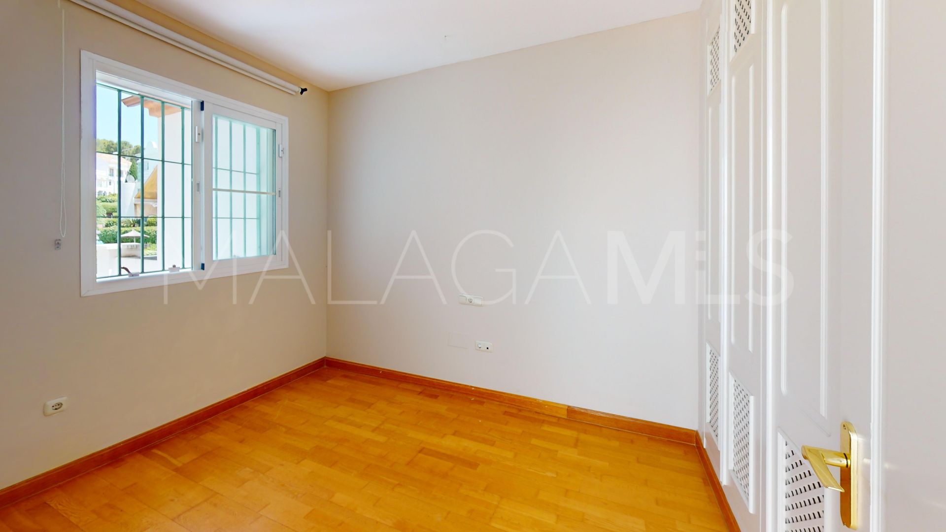 Adosado for sale in Guadalmina Alta de 4 bedrooms