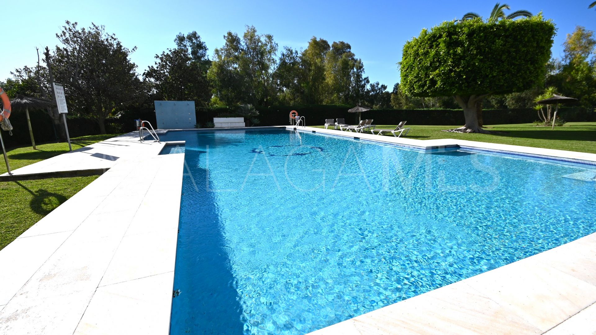 Lägenhet for sale in Guadalmina Alta