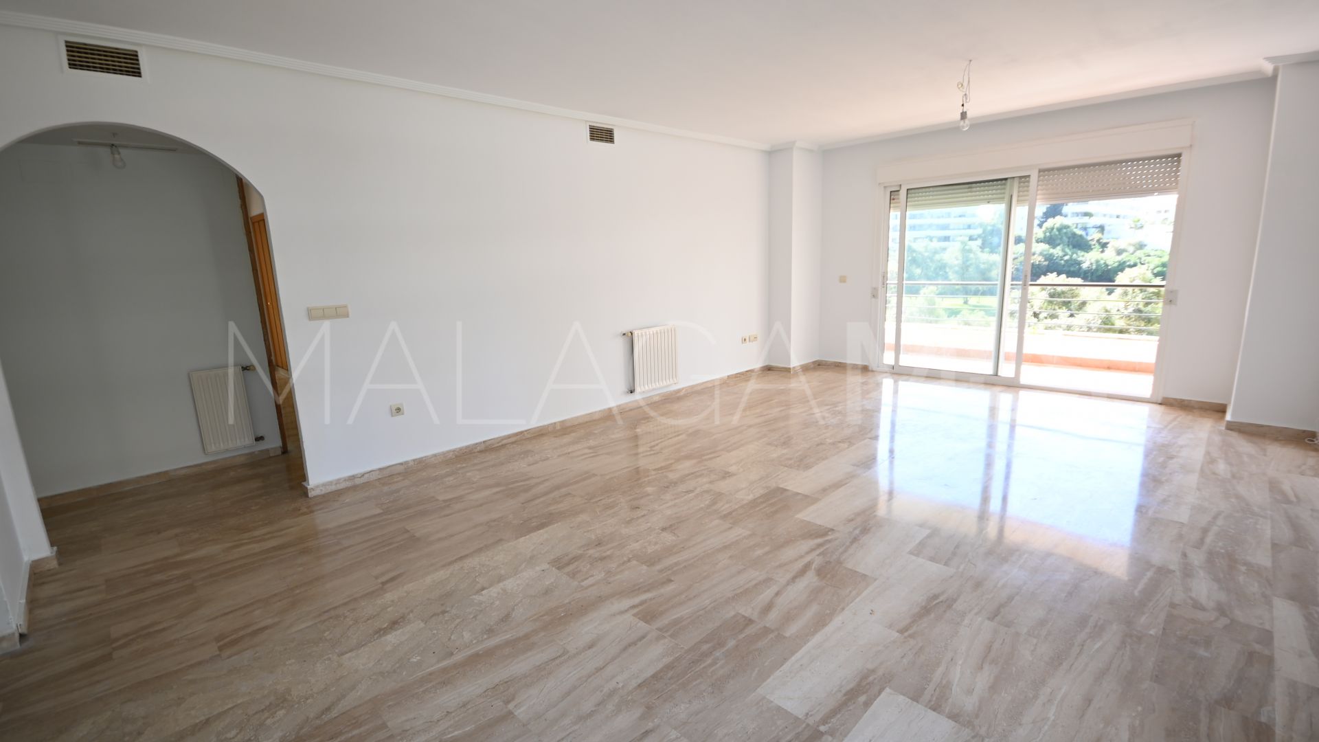 Buy apartamento with 3 bedrooms in Guadalmina Alta
