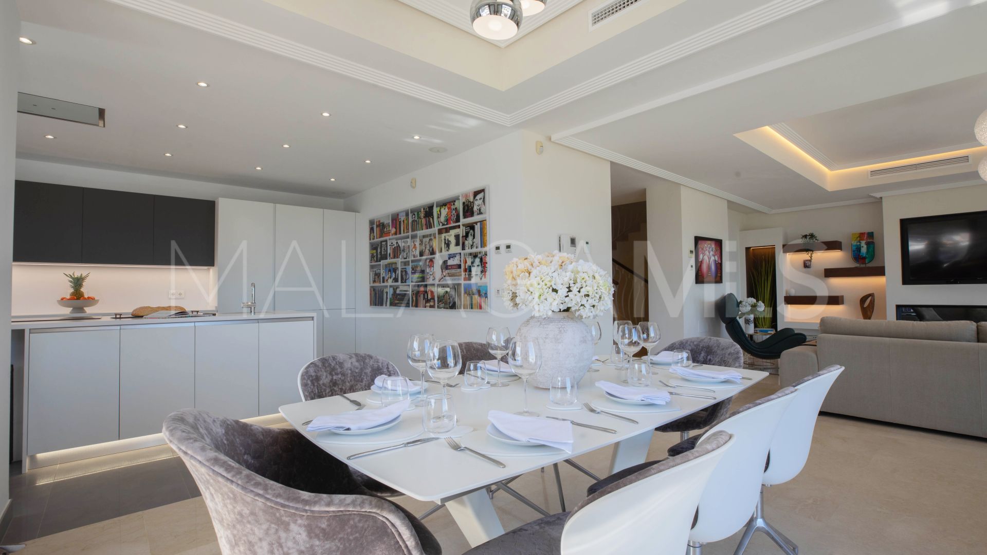 For sale Benahavis Hills Country Club 4 bedrooms villa