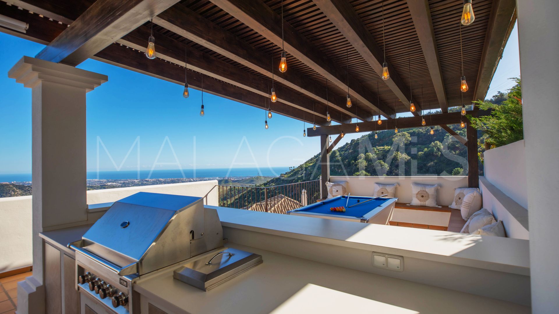 For sale Benahavis Hills Country Club 4 bedrooms villa