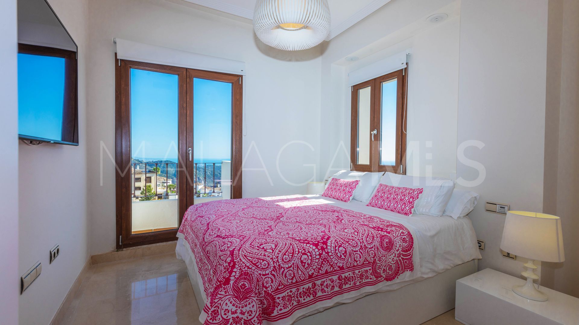 For sale Benahavis Hills Country Club 4 bedrooms villa