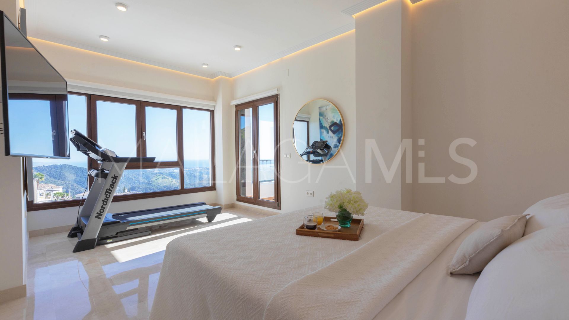 For sale Benahavis Hills Country Club 4 bedrooms villa