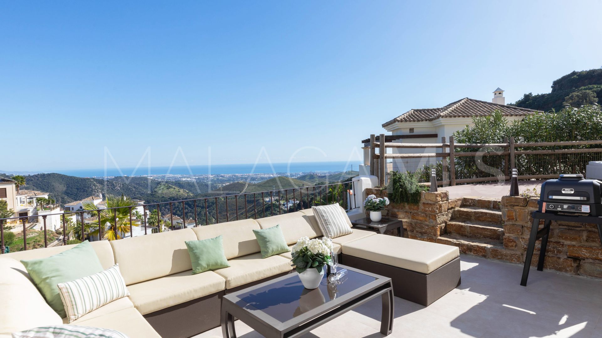 For sale Benahavis Hills Country Club 4 bedrooms villa