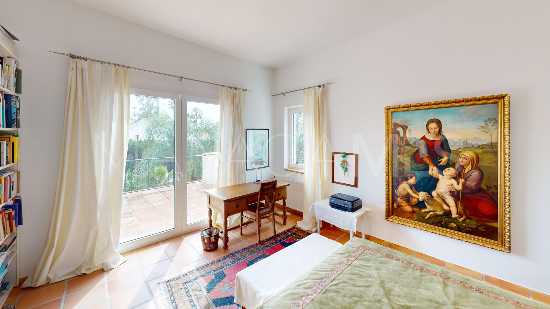 Villa for sale in Guadalmina Baja