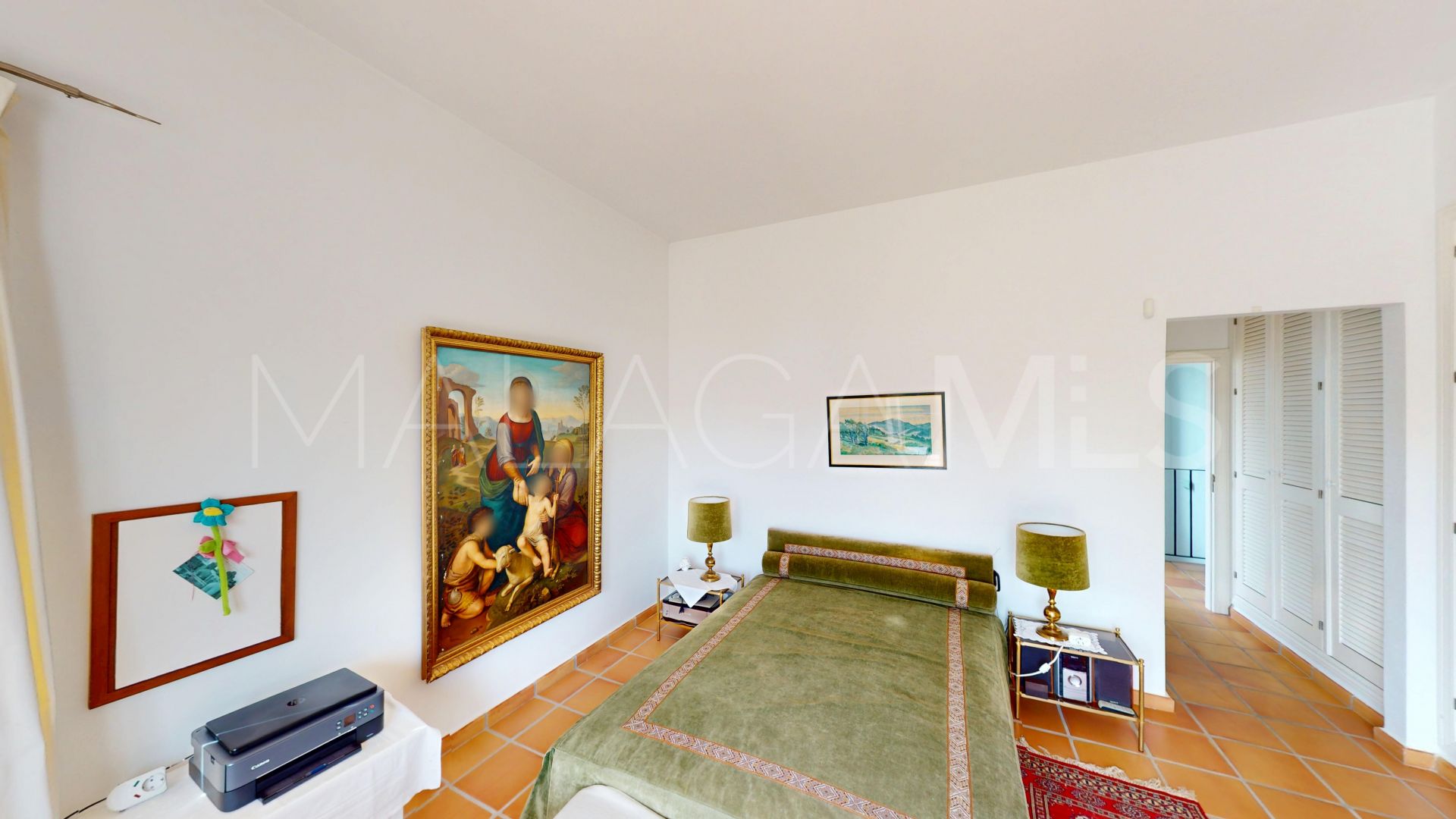 Villa for sale in Guadalmina Baja