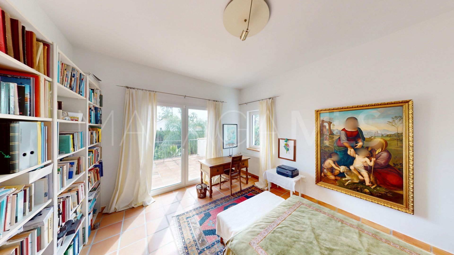 Villa for sale in Guadalmina Baja