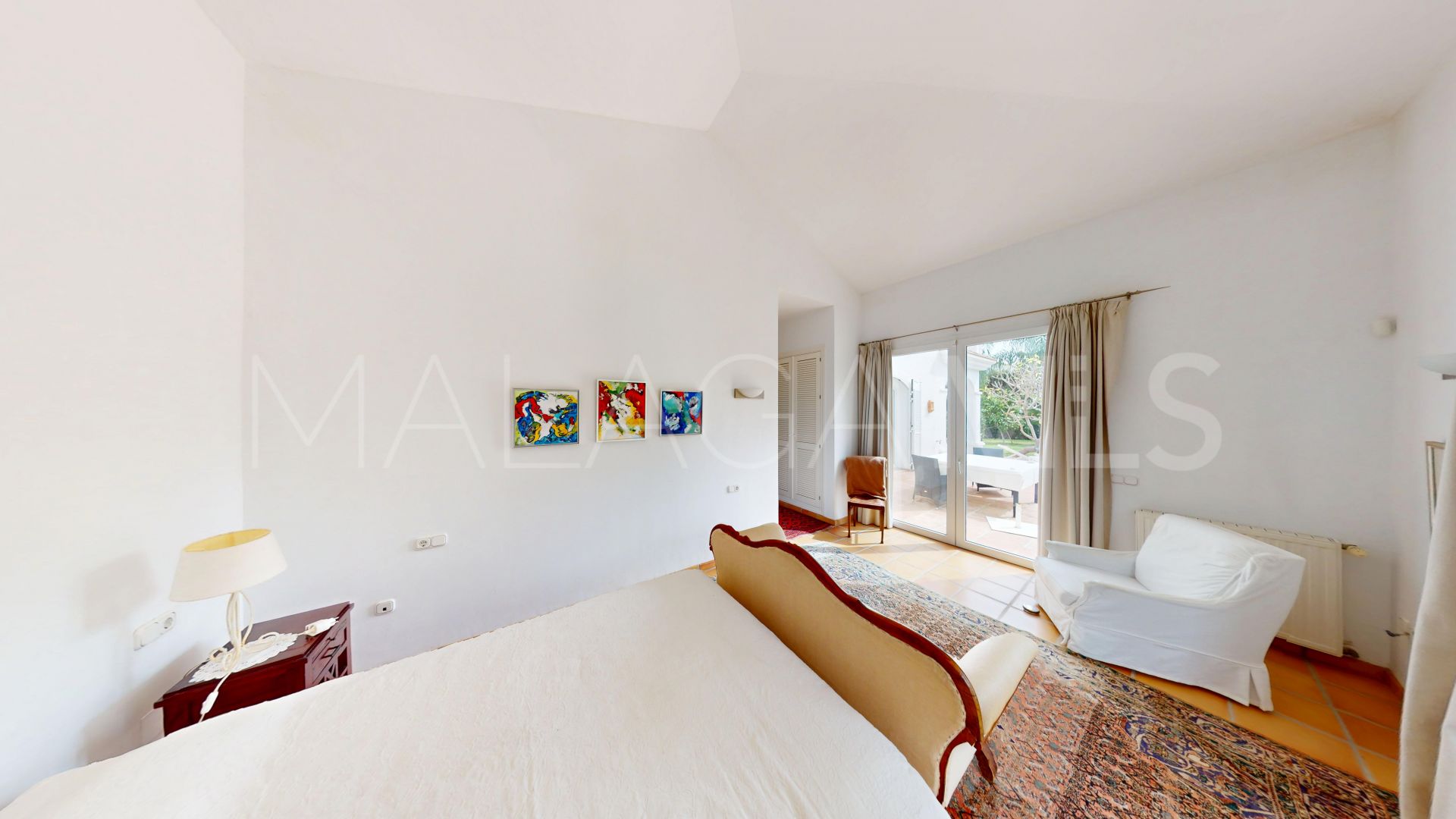 Villa for sale in Guadalmina Baja