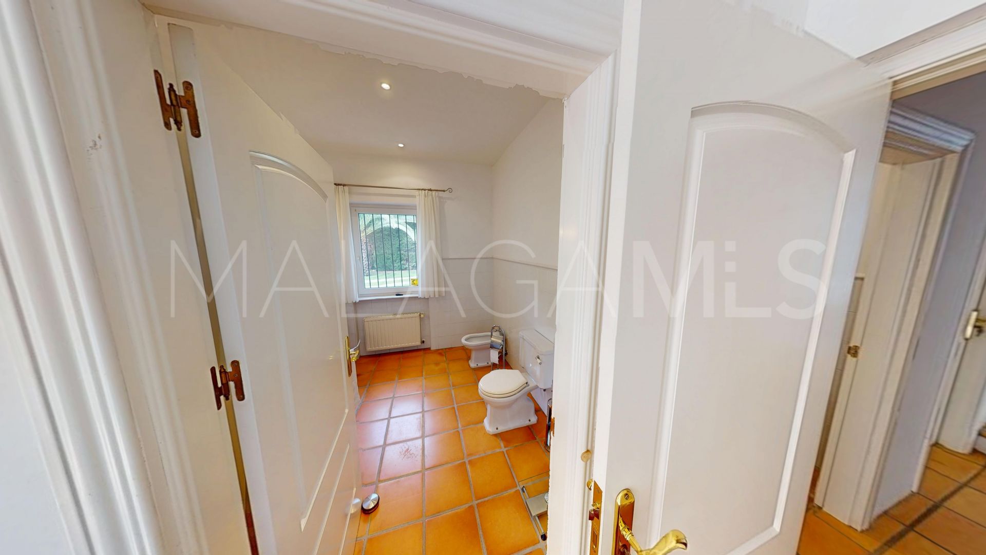 Villa for sale in Guadalmina Baja