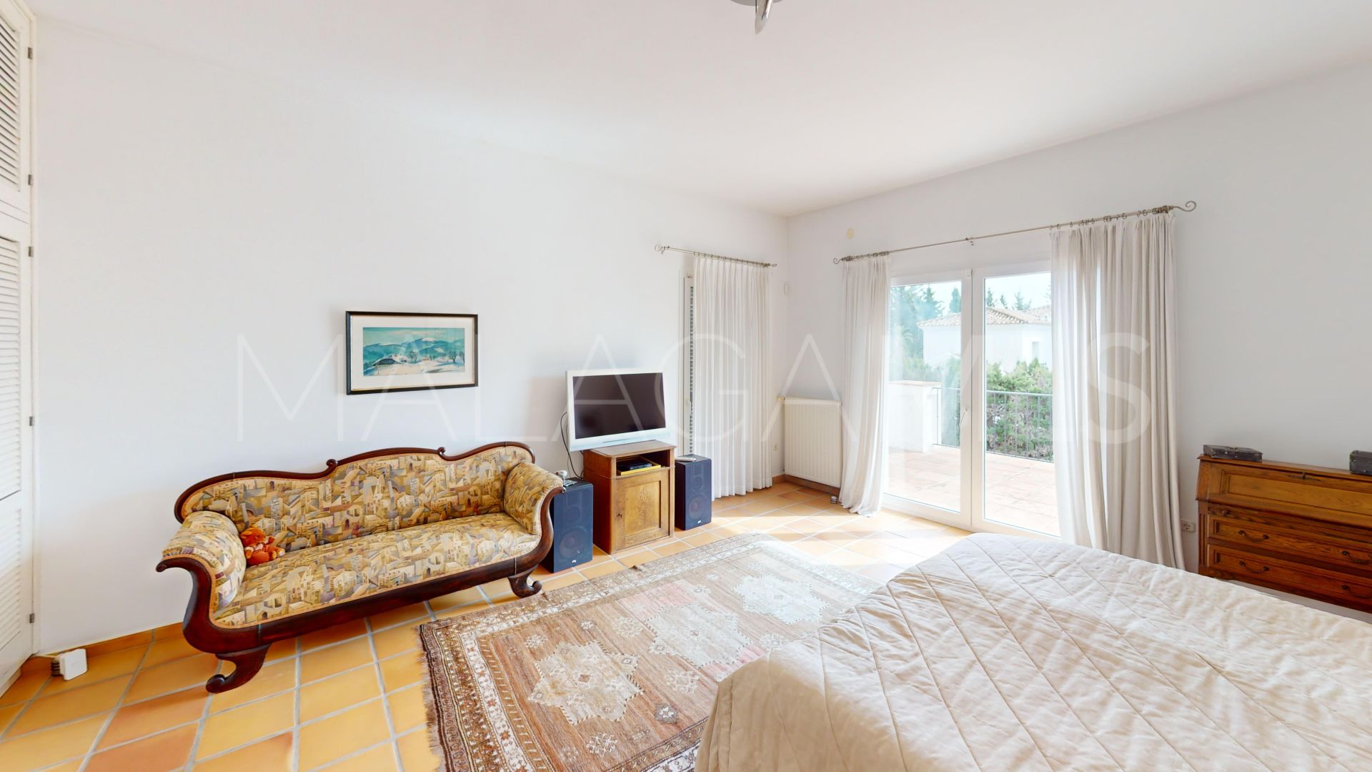 Villa for sale in Guadalmina Baja
